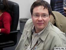 Александр Иличевский на рабочем месте в редакции сайта Svobodanews (Радио Свобода)